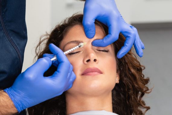 Faltenbehandlung mit Botulinumtoxin Faltenbehandlung mit Botulinumtoxin